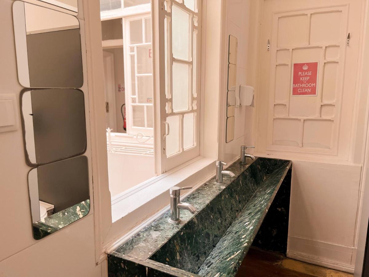 Safestay Bairro Alto Albergue